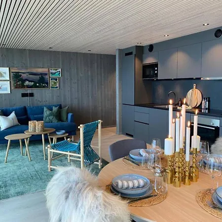 Waterfront Apartment With Panoramic Sea View Henningsvær Exterior photo