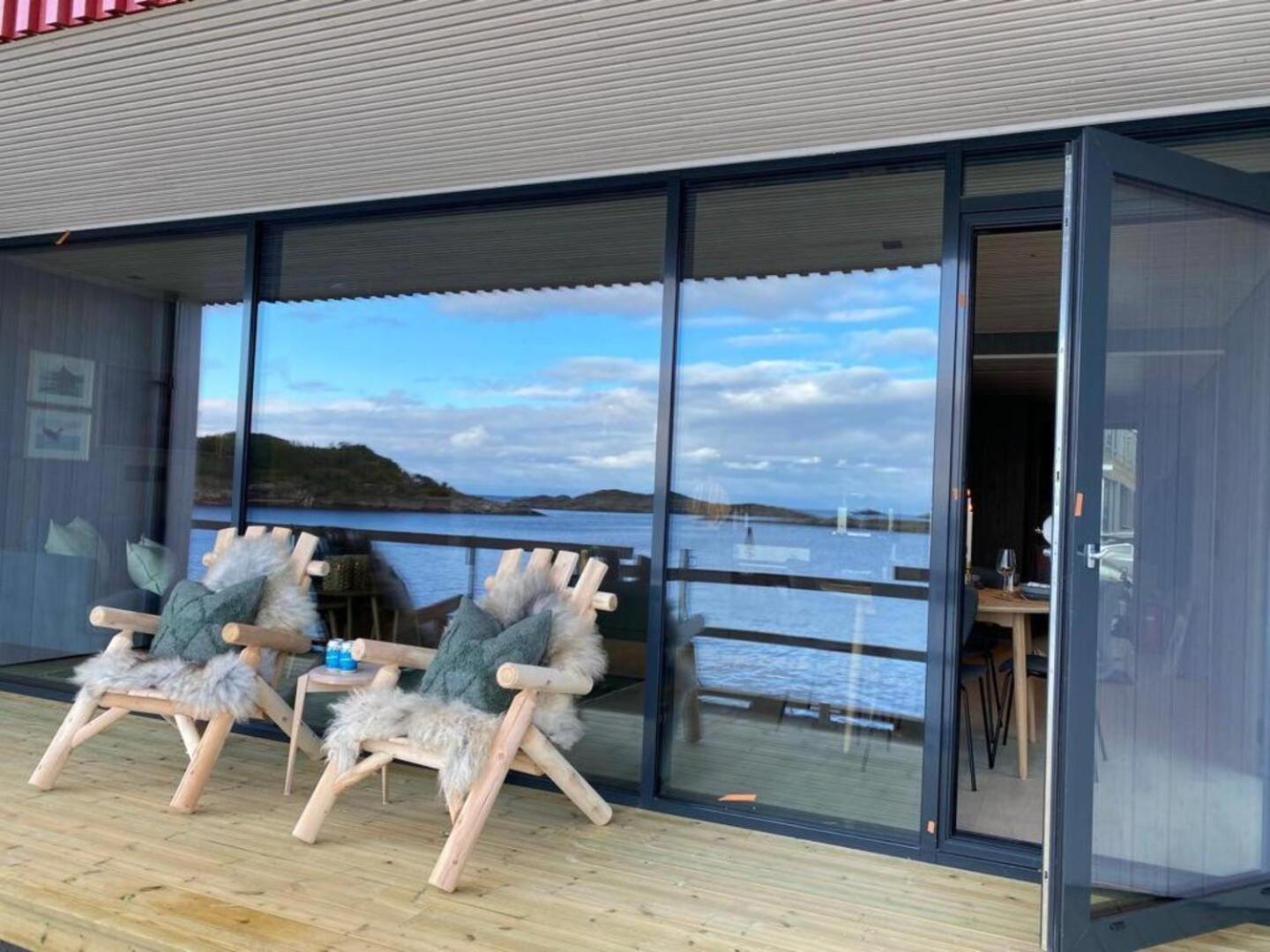 Waterfront With Panoramic Sea View *