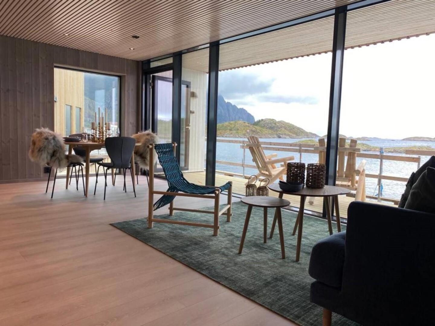 Waterfront With Panoramic Sea View * Henningsvaer