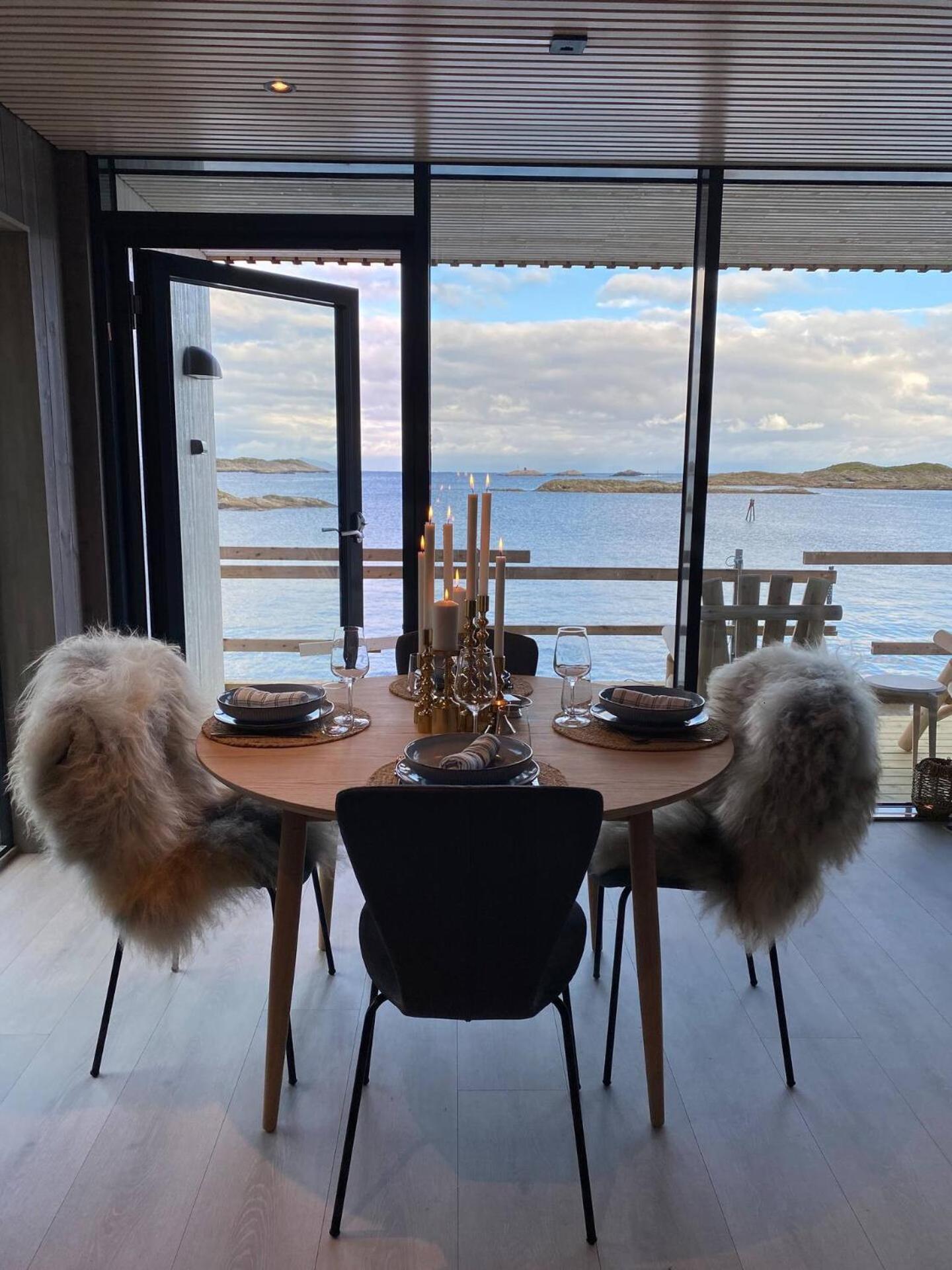 Waterfront With Panoramic Sea View *